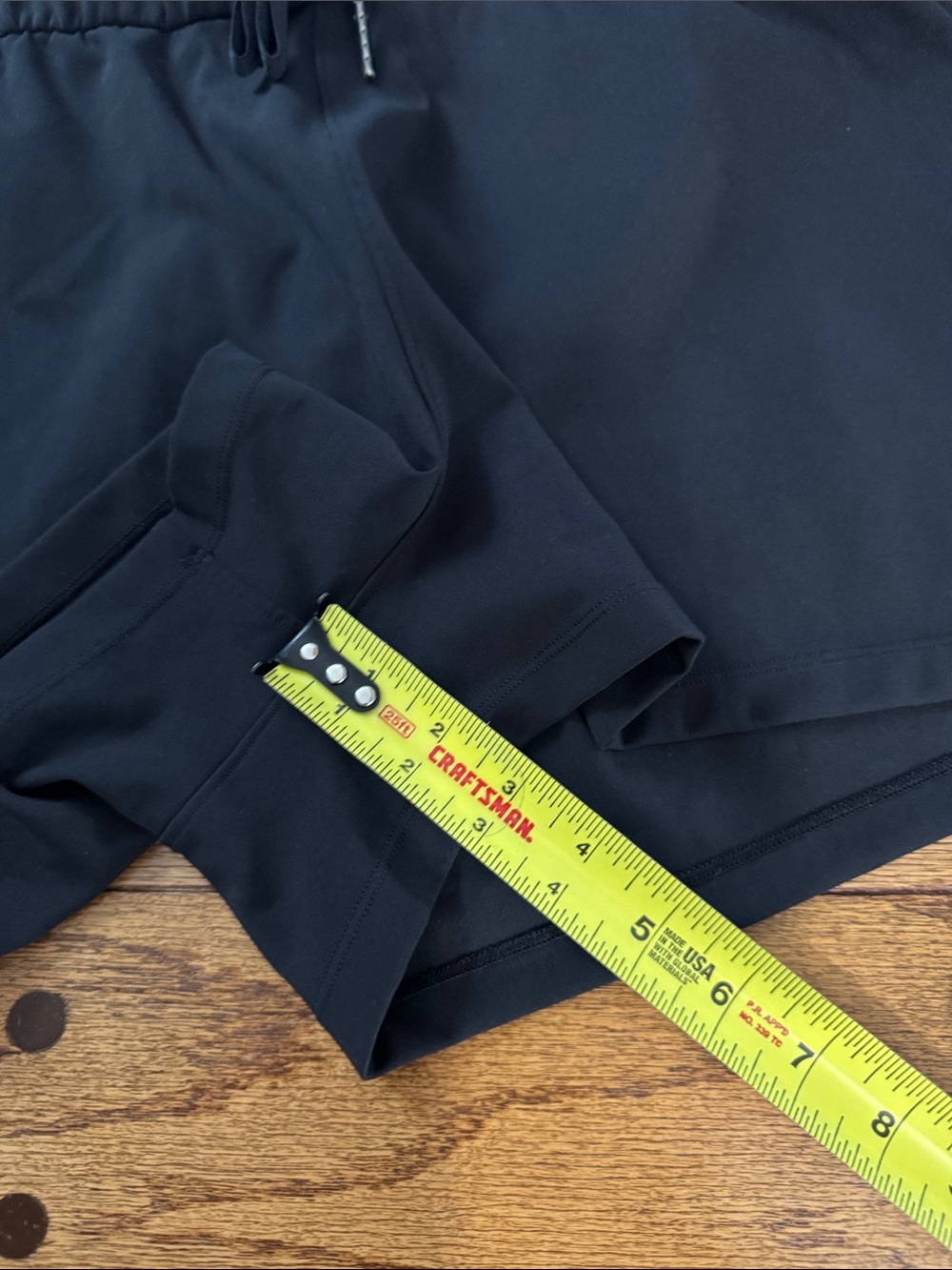 Lululemon On The Fly Short Black Size 12 - Picture 7 of 7